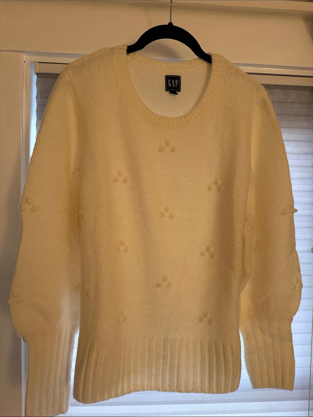 GAP Women's Soft Cream Crewneck Sweater with Subtle Bobble Detail